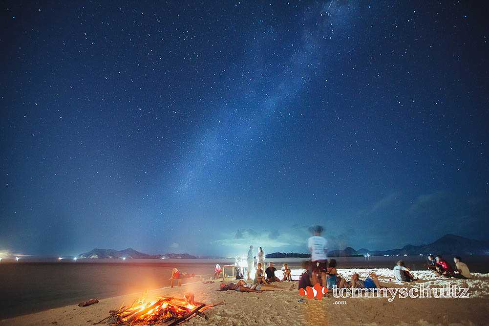 Milky Way Panorama in Komodo Island (source: tommyschultz.com)